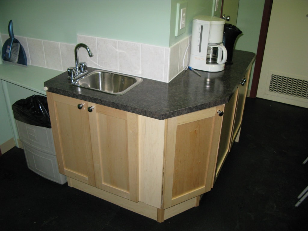 Skateroom sink